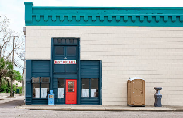 Best Porta potty delivery and setup  in Anamosa, IA